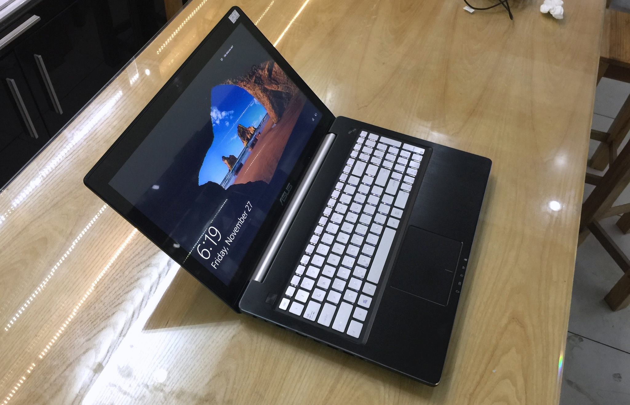 Laptop Asus Q550LF .jpg